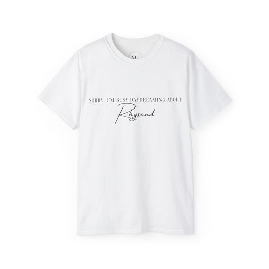 Kaufuniversum - Sorry Im Busy Daydreaming About Rhysand  Night Court Shirt | Romantasy Tee |  Fae Lover T-Shirt | Fantasy Book Merch | Book Boyfriend Shirt