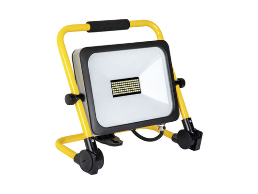 Kaufuniversum - Forsberg 50W LED Scheinwerfer mit Traggestell