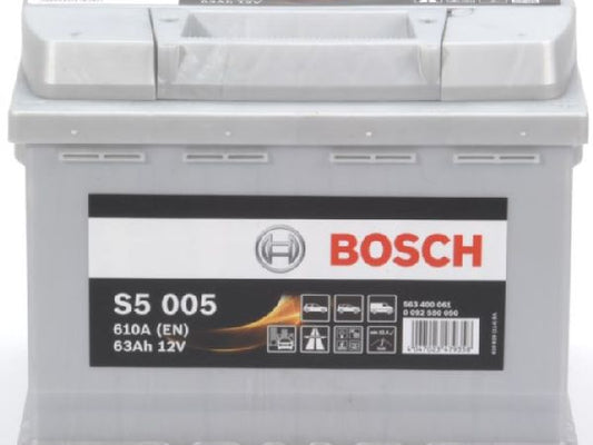 Kaufuniversum - Starterbatterie Bosch 12V/63Ah/610A LxBxH 242x175x190mm/S:0