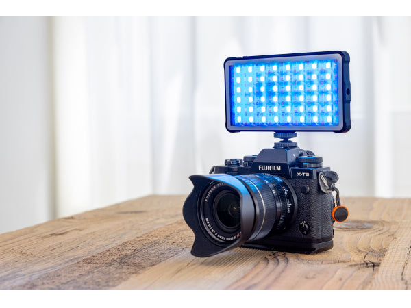 Kaufuniversum - Patona RGB Videolicht mit Powerbank